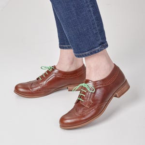 Astoria - Women&#39;s oxford shoes in cognac brown leather, vintage inspired lace-up brogues, classic handcrafted and customizable dress shoes