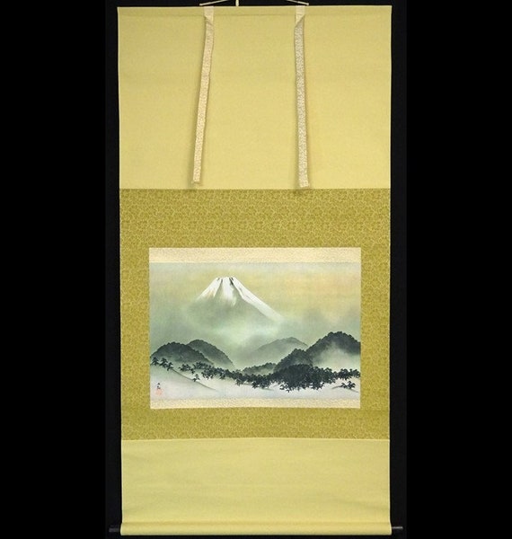 複製 掛軸 共箱付 横山大観 『名品 霊峰富士図』 絹本 掛け軸