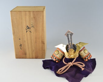 Japanese traditional kabuto ornaments charm home decorations second-hand vintage Boys’ Festival Gogatsu-doll Samurai helmet
