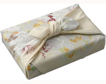 Furoshiki crêpe fleur dos 100% rayonne rose crème 68cmx68cm