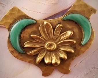 Antique ARTS & CRAFTS Daisy Flower Czech Green Glass Hammered Brass Brooch Pin