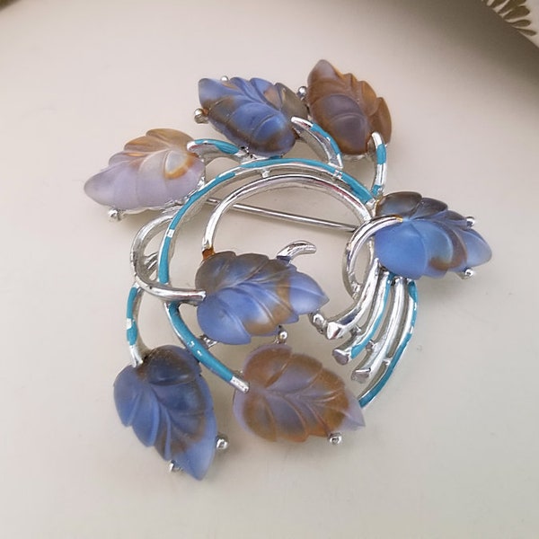 Vtg SAPHIRET / SAPPHARINE Glass Wreath Brooch - Mid Century -  Signed STAR - Swirl of Leaves