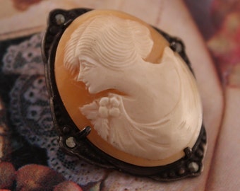 Carved SHELL CAMEO Bouquet de Corsage Victorian Lady BROOCH
