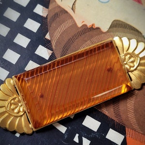 ART DECO Butterscotch Translucent BAKELITE Brooch, Geometric Lines and Fan Pattern