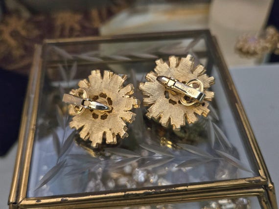 Crown Trifari Pearl Earrings Atomic Design Textured Gold Tone View 5