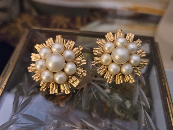 Crown Trifari Pearl Earrings Atomic Design Textured Gold Tone