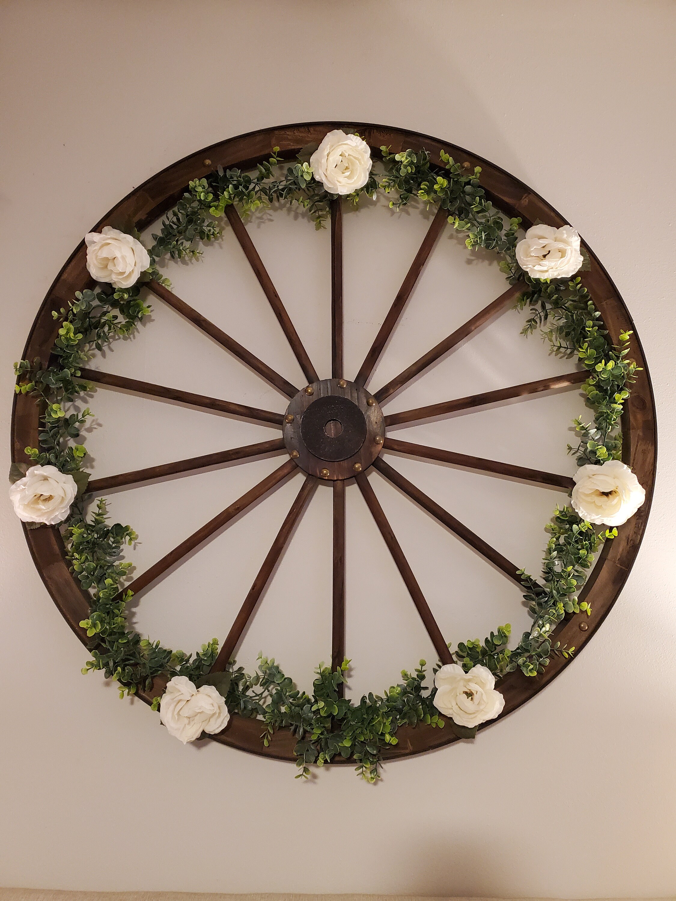 Farmhouse Boxwood Wagon Wheel with White Roses Etsy