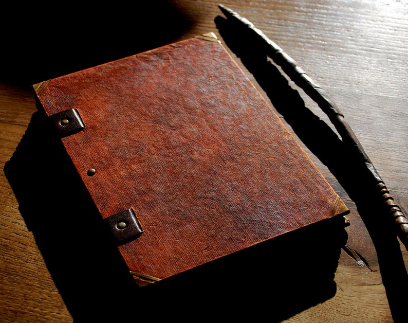 Grimoire virgin waxed paper of A5 format, original gift, 6 colors, imitation old leather 108 pages, Coptic binding, 