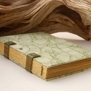 Jungle style travel notebook, this handmade notebook is made up of 120 pages of kraft paper, Coptic binding