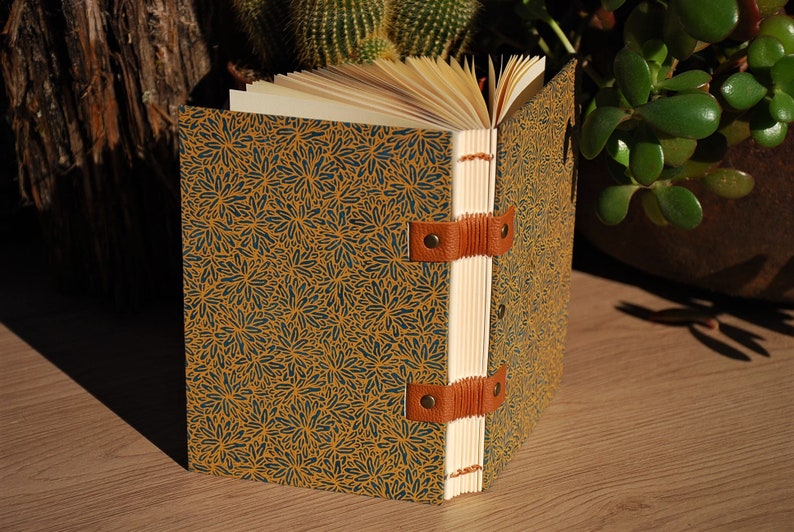 Journal de voyage ton ocre ou journal intime pour elle,format A6,reliure copte,carnet de notes, choix du papier de couverture Ocre