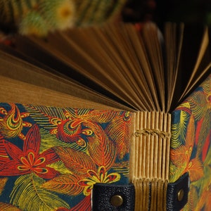 Jungle style travel notebook, this handmade notebook is composed of 120 pages of kraft paper, Coptic binding, choice of cover paper