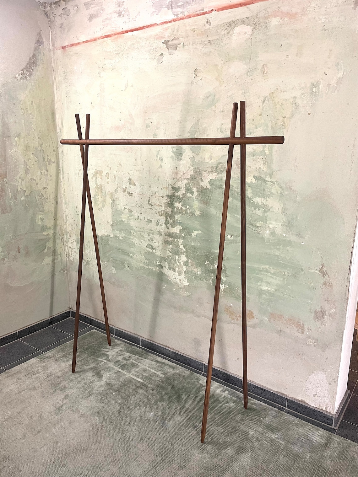 Minimalist Oak or Walnut Clothes Stand - Modern Shirt Rack (160cm) - Etsy