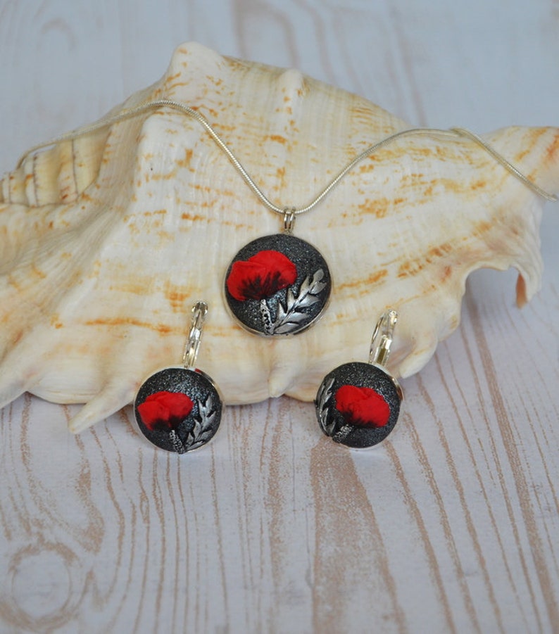 Red Poppy Necklace Floral Necklace Poppies Pendant Round Pendant Gift