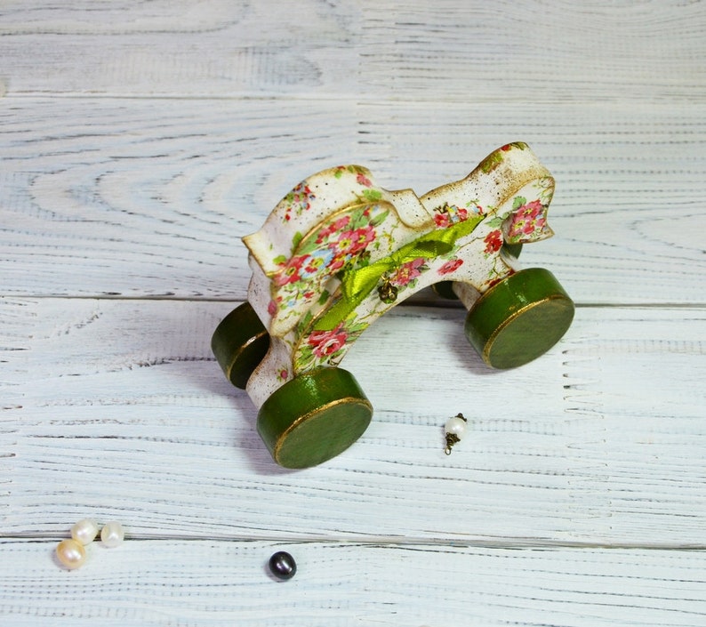 White Horse Figure Wood Toy Rolling Toy Rustic Home Decor Toy Etsy