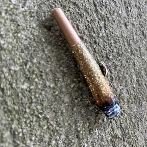 Accesorios de marihuana con purpurina dorada, joyas de cannabis, regalos para fumetas, arte con marihuana, 420, porro crudo, blunt, fumador, índica, sativa, puro.