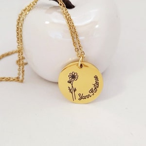 Cadeau personnalisé pour Maman, Bijou maman, Fête des mères, Bijou Fleur de naissance, Cadeau naissance, Collier maman gravé fleur et prénom image 1