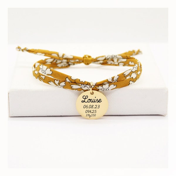 bracelet cordon tissu liberty of london capel avec médaille gravée des prénoms d'enfants, bracelet prénom personnalisé, noël personnalisé