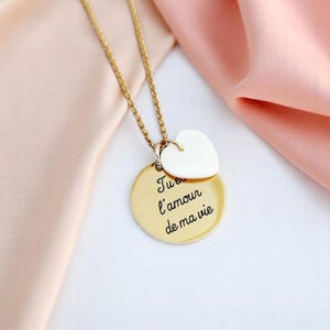 Collier personnalisé, Collier prénom personnalisé pendentif gravé et nacre forme coeur, bijou personnalisé cadeau personnalisé femme Maman