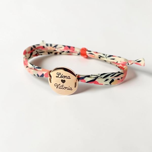 Bracelet liberty gravé personnalisé Maman ou enfant, Bracelet Liberty of London avec médaille gravée, cadeau fête des mères, bijou prénom