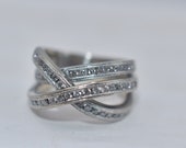 14k White Gold Diamond Criss Cross ring Size 5.25