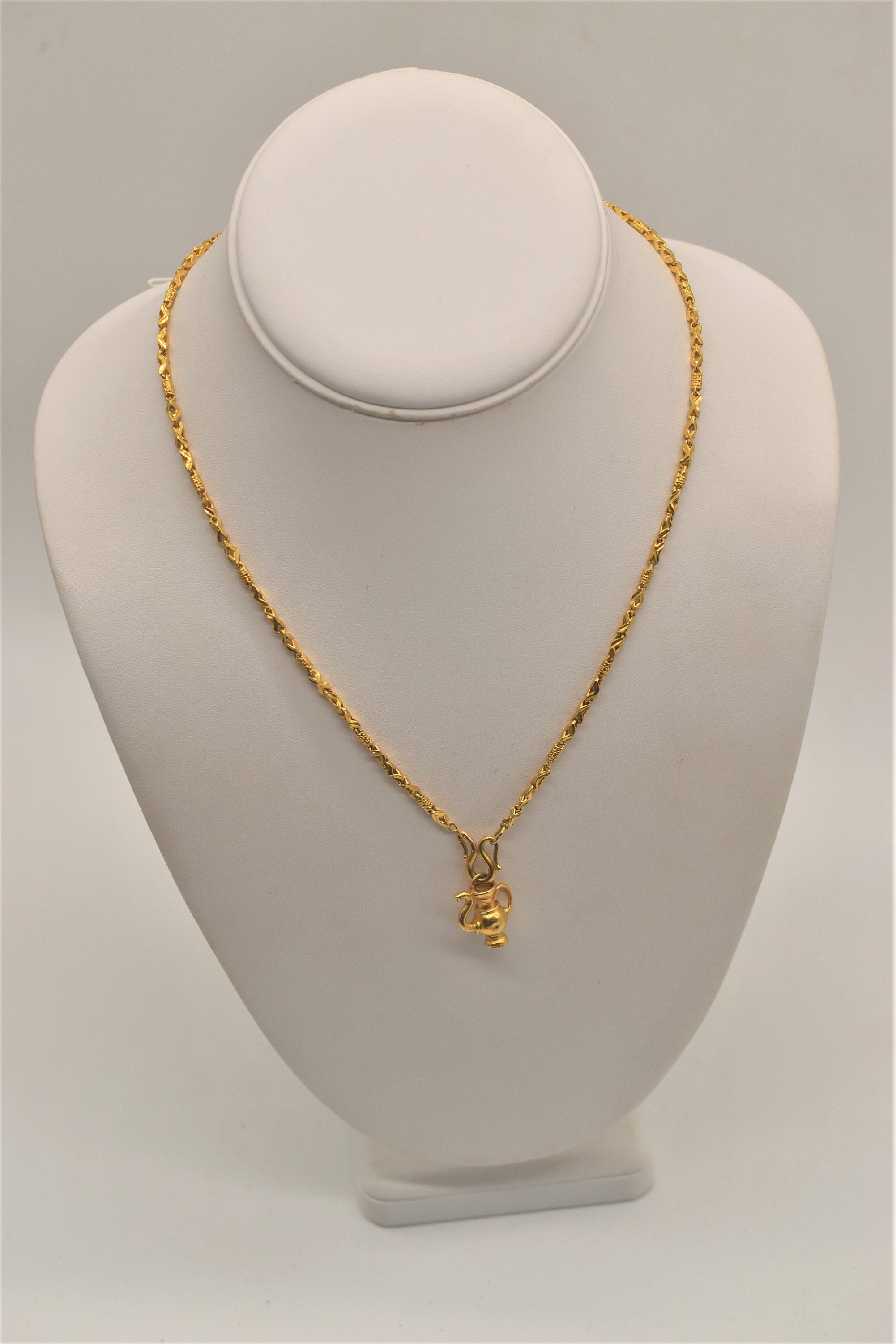 19SO 24/7 18k necklace