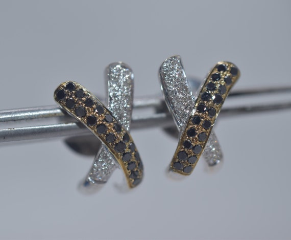 18k Gold Black and White Diamond Kiss X earrings - image 1