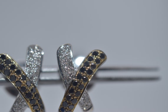 18k Gold Black and White Diamond Kiss X earrings - image 5
