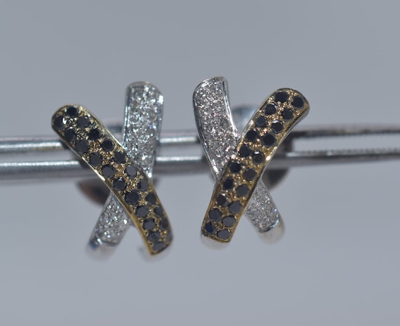 18k Gold Black and White Diamond Kiss X earrings - image 2
