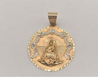 Beautiful 10k, 10.1g,  yellow gold Virgin Mary pendant.