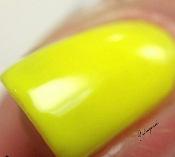 FLUORESCENT NEON YELLOW Pigment for Indie Nail Polish, Supplies Arts, Crafts, Soap Supplies, Candle, Painters