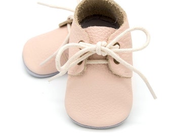 Light pink baby oxford shoes, baby moccasins, leather baby shoes, toddler girl shoes,baby shower gift, baby mocs, baby walking shoes