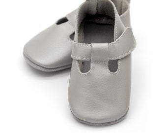 T-strap gray baby girl shoes, gray baby shoes, flower girl shoes, dressy leather shoes, shower gift, baby moccasins, 1st birthday outfit