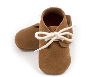 Brown baby shoes, brown oxford for boy or girl, baby moccasins, crib shoes, birthday shoes, baby shower gift, baby moccs, toddler shoes