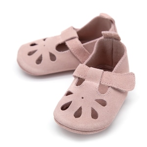 T-strap pink baby sandal, pink baby shoes, first walker shoes, pink girl shoes, toddler walking shoes, pink leather shoes