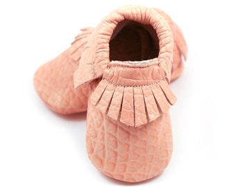 FINAL SALE! Baby girl Mocs shoes,  fringed booties, baby moccs, first walker, crib shoes, baby shoes,  leather shoes for girl