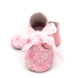 Pink baby girl shoes, baby moccasins, leather baby shoes, toddler girl shoes,baby shower gift, baby mocs, baby walking shoes