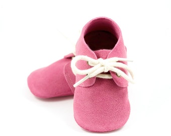 Pink fuchsia oxford for girls,  pink baby shoes, baby moccasins, crib shoes, baby girl birthday shoes, baby shower gift, baby dress shoes