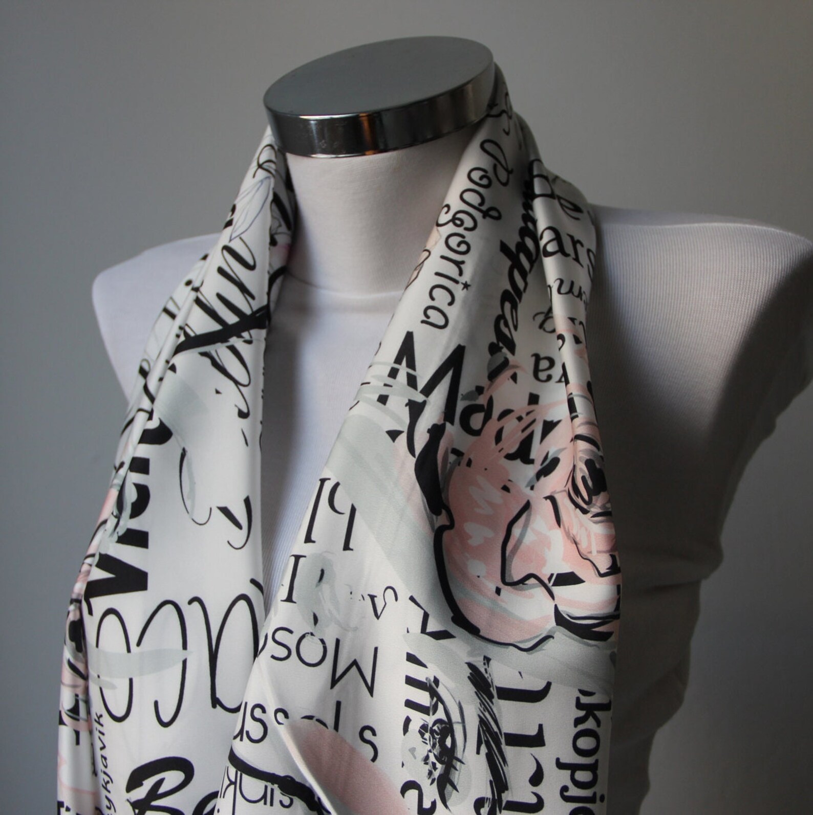Infinity Scarf, Hand Writing and Lips Design Scarf, Fashion Drawing ...