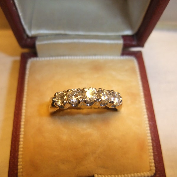 STUNNING VINTAGE HALF Eternity  .80 ct Diamond Band Ring 18ct Yellow Gold - Size O