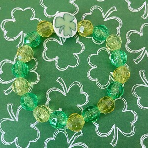 St Patrick's Day Bracelet with Vintage Medal – Powerbeads by jen
