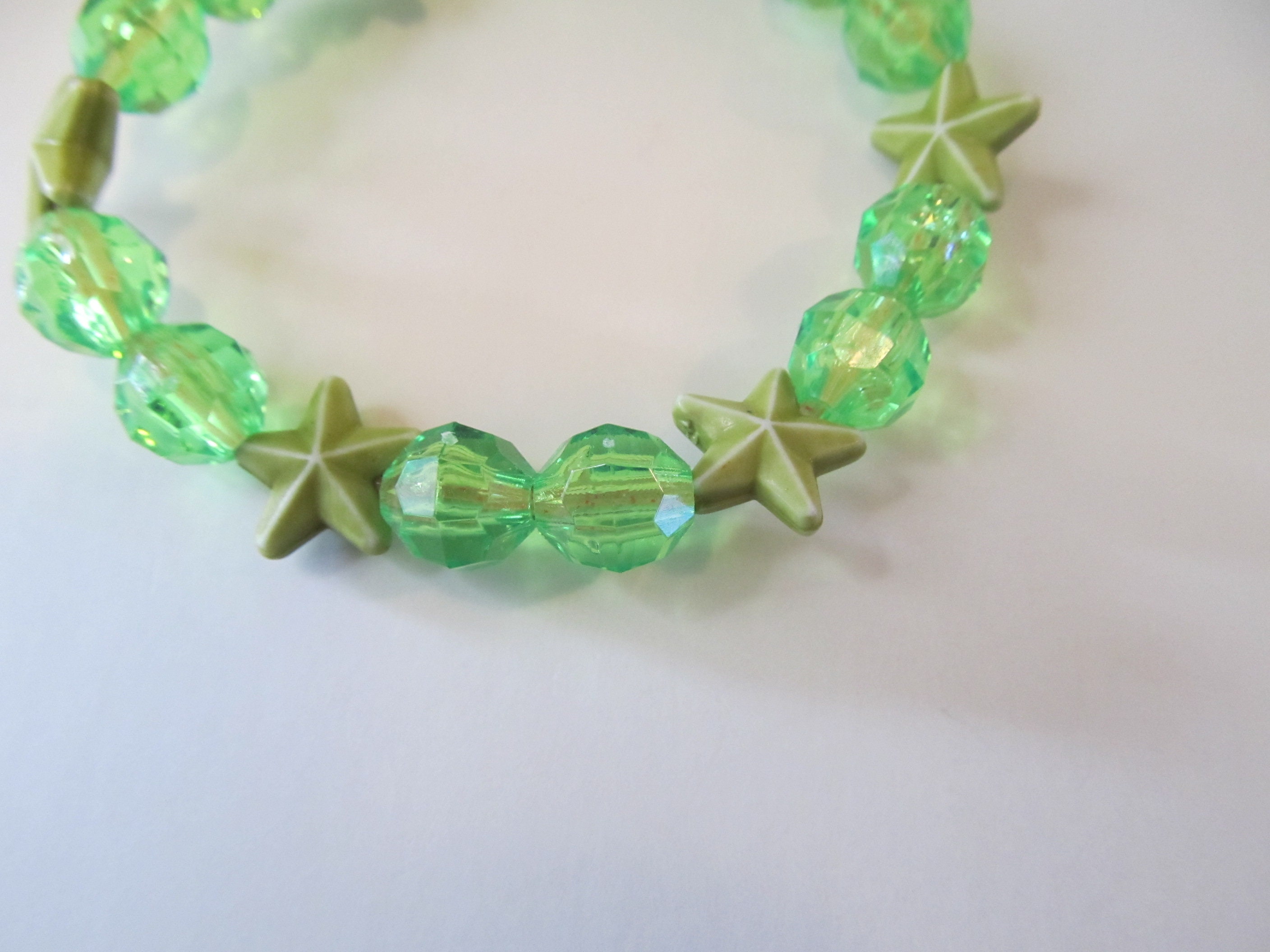 Kids green star bracelet