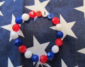 USA Beaded Bracelet- Patriotic Bracelet- Girls Bracelets- Kids Bracelets- Gifts for Her- Gifts for Girls- 4th of July Bracelet