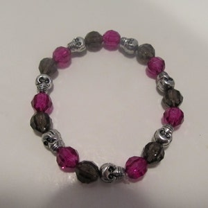 Halloween Skull Beaded Bracelet- Halloween Gifts- Halloween Bracelets- Gifts for Her- Gifts for Him- Skull Bracelets- Bracelets for Boys