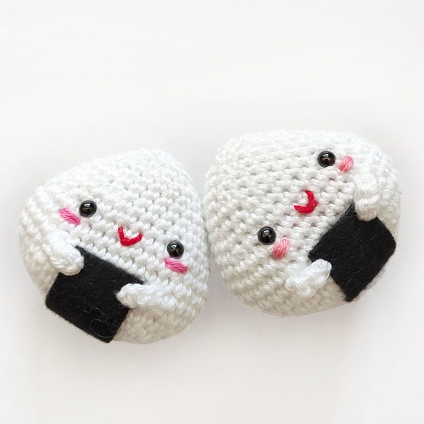 Cute crochet food pattern onigiri, crochet sushi, easy amigurumi pattern for beginners