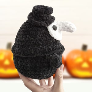 Plague Doctor crochet pattern, halloween crochet pattern, creepy doll pattern, amigurumi pattern image 4