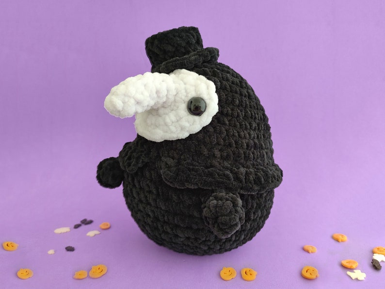 Plague Doctor crochet pattern, halloween crochet pattern, creepy doll pattern, amigurumi pattern image 2