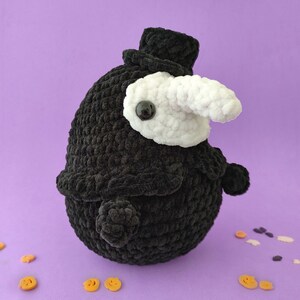 Plague Doctor crochet pattern, halloween crochet pattern, creepy doll pattern, amigurumi pattern image 6