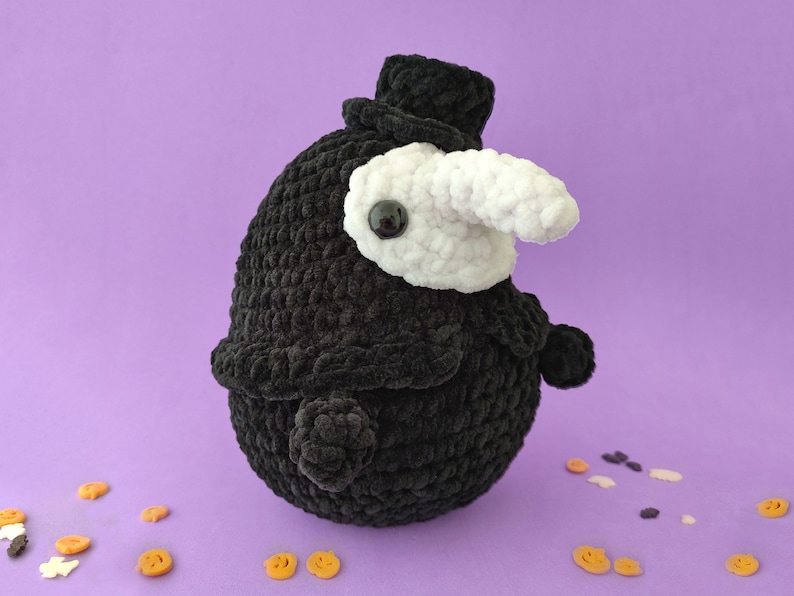 Plague Doctor crochet pattern, halloween crochet pattern, creepy doll pattern, amigurumi pattern image 6