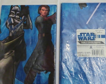 Set of 2 Star Wars table covers -New in package