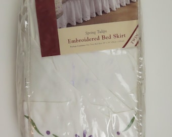 Vintage "Spring Tulips" floral twin bed skirt -new in package
